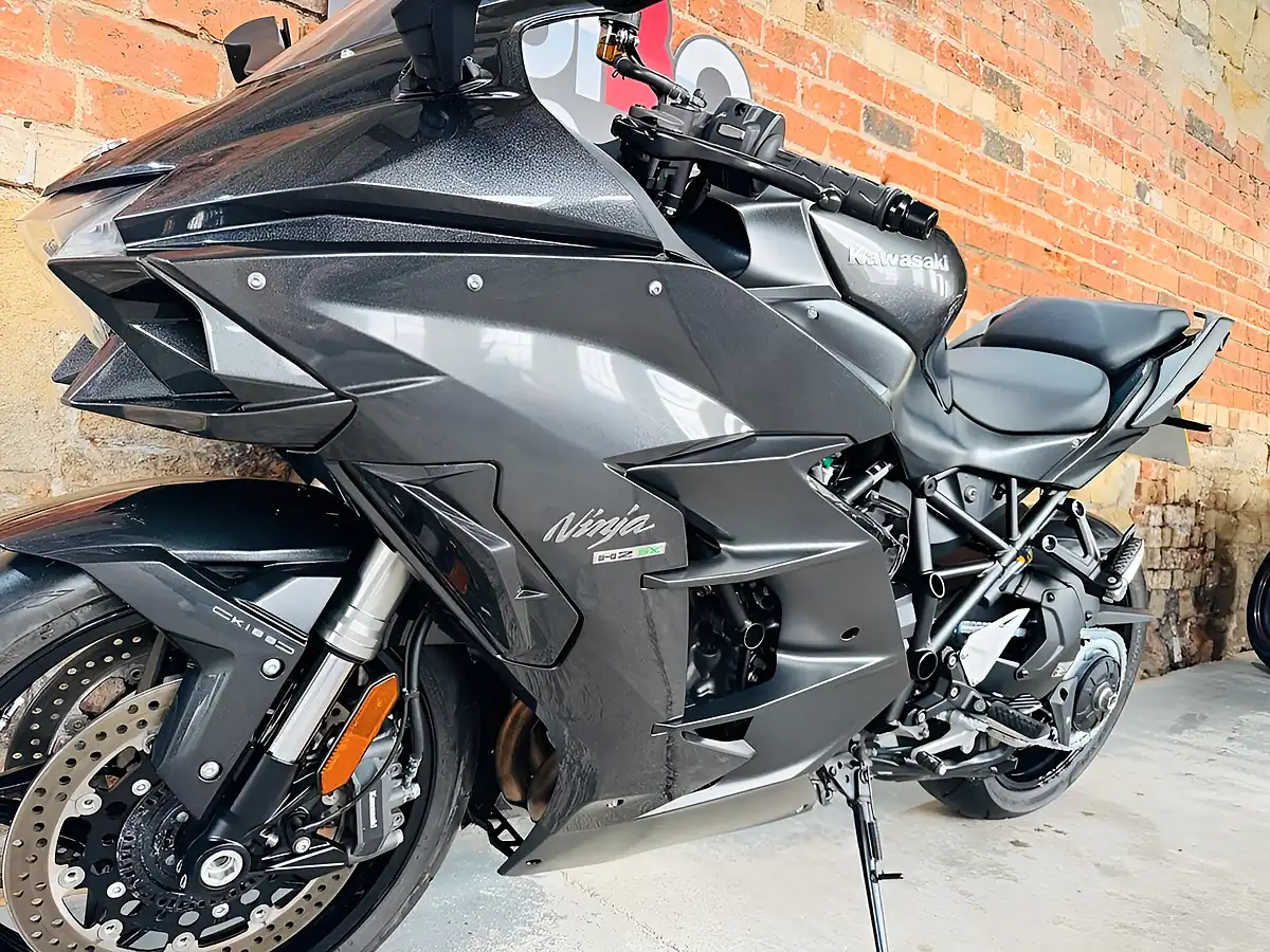Used 2018 Kawasaki Ninja H2 Sx Grey - Interior and Exterior details 15