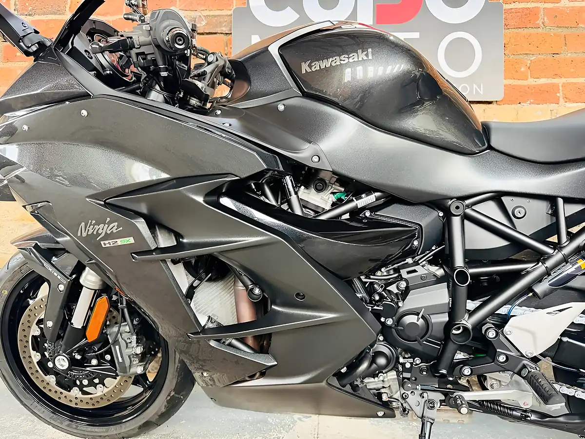 Used 2018 Kawasaki Ninja H2 Sx Grey - Interior and Exterior details 16