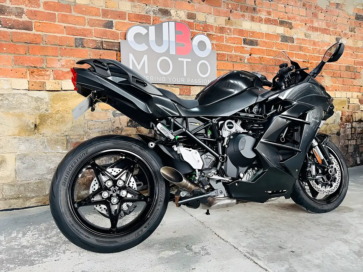 Used 2018 Kawasaki Ninja H2 Sx Grey - Interior and Exterior details 4