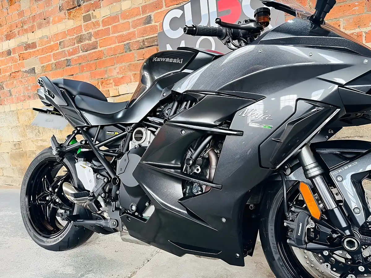 Used 2018 Kawasaki Ninja H2 Sx Grey - Interior and Exterior details 6