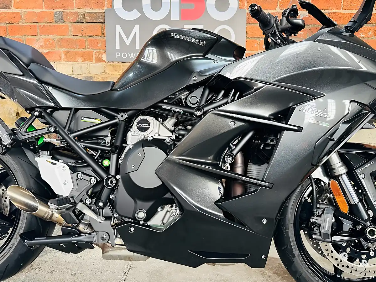 Used 2018 Kawasaki Ninja H2 Sx Grey - Interior and Exterior details 7