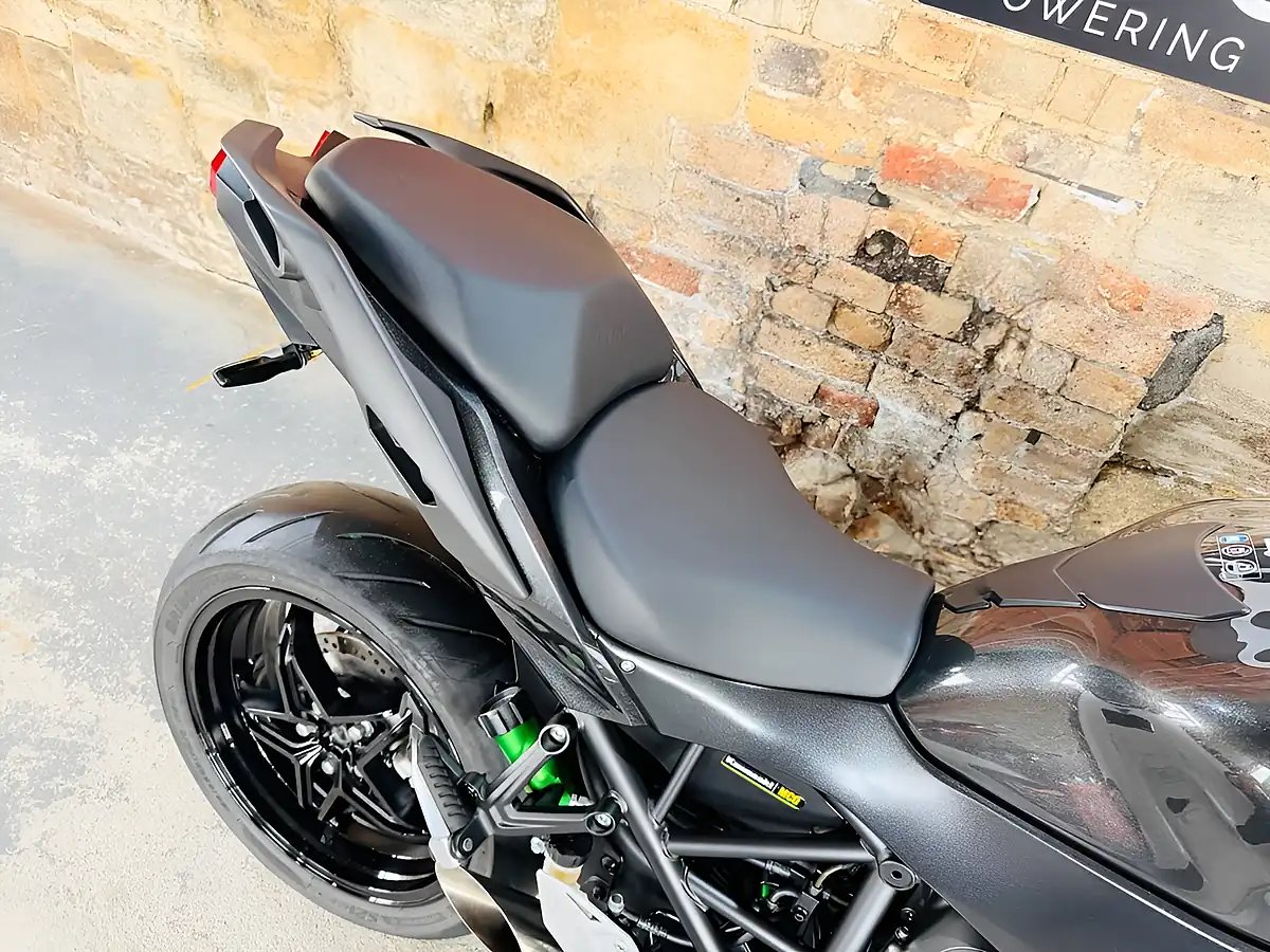 Used 2018 Kawasaki Ninja H2 Sx Grey - Interior and Exterior details 9