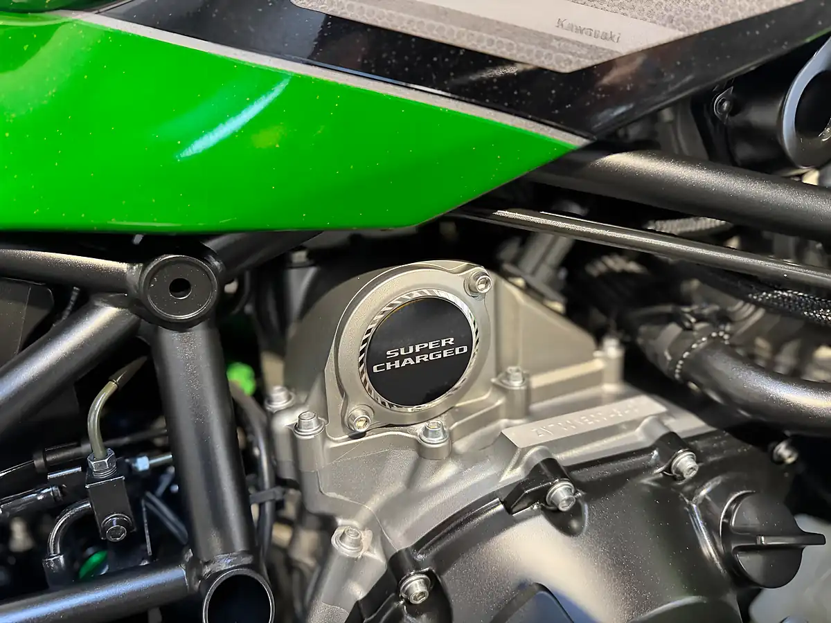 Used 2018 Kawasaki Ninja H2 Sx - Interior and Exterior details 10