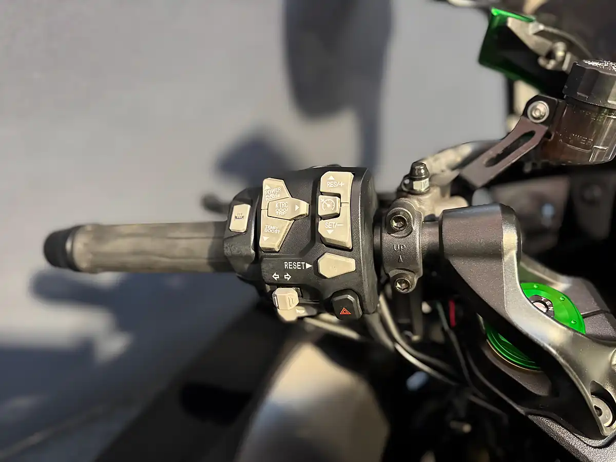 Used 2018 Kawasaki Ninja H2 Sx - Interior and Exterior details 14