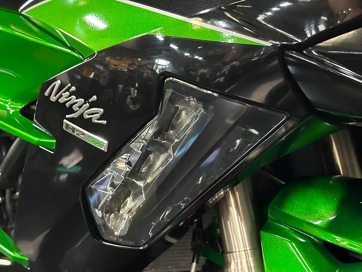 Used 2018 Kawasaki Ninja H2 Sx Se Green - Interior and Exterior details 10
