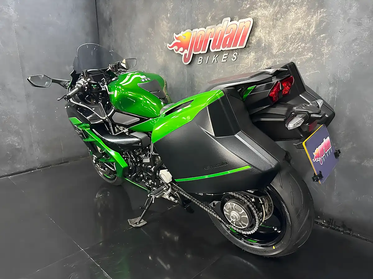 Used 2018 Kawasaki Ninja H2 Sx Se Green - Interior and Exterior details 16