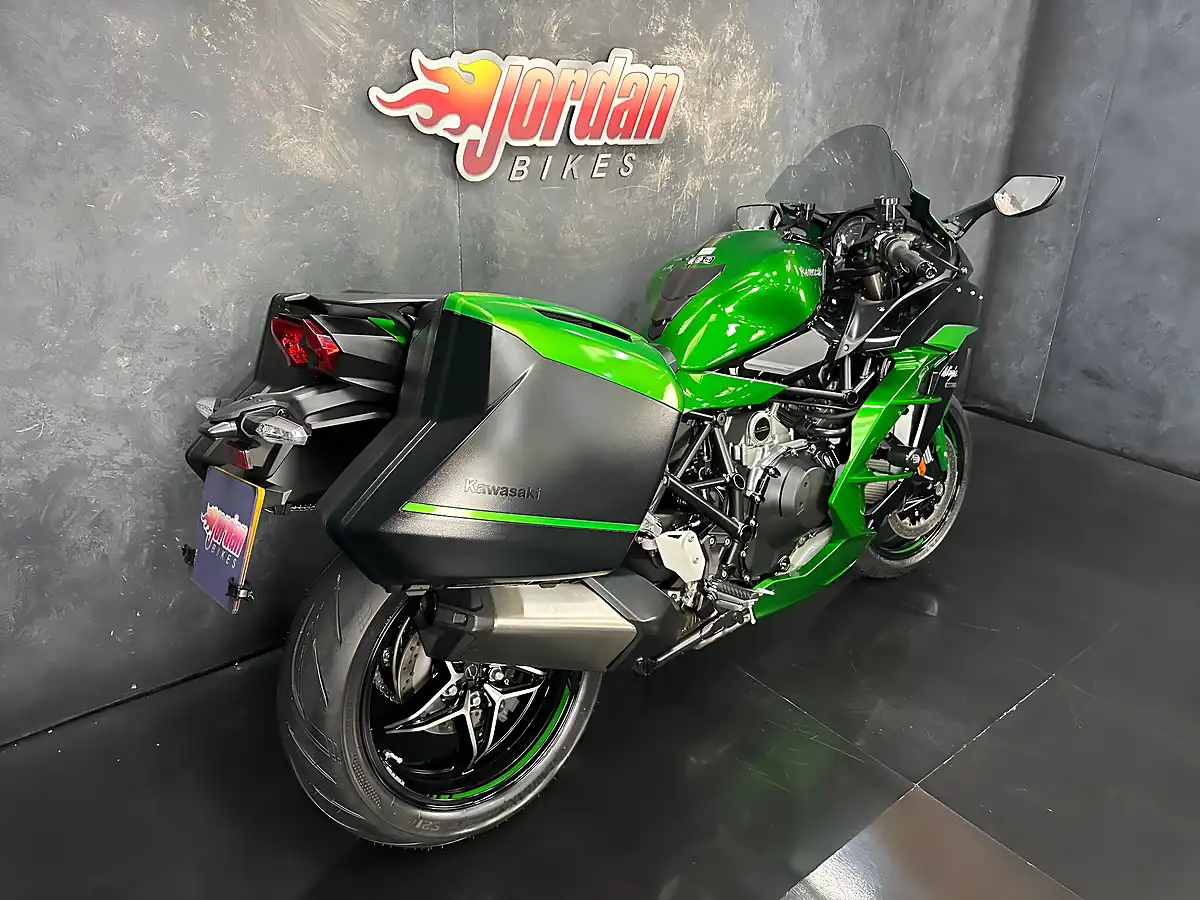 Used 2018 Kawasaki Ninja H2 Sx Se Green - Interior and Exterior details 5