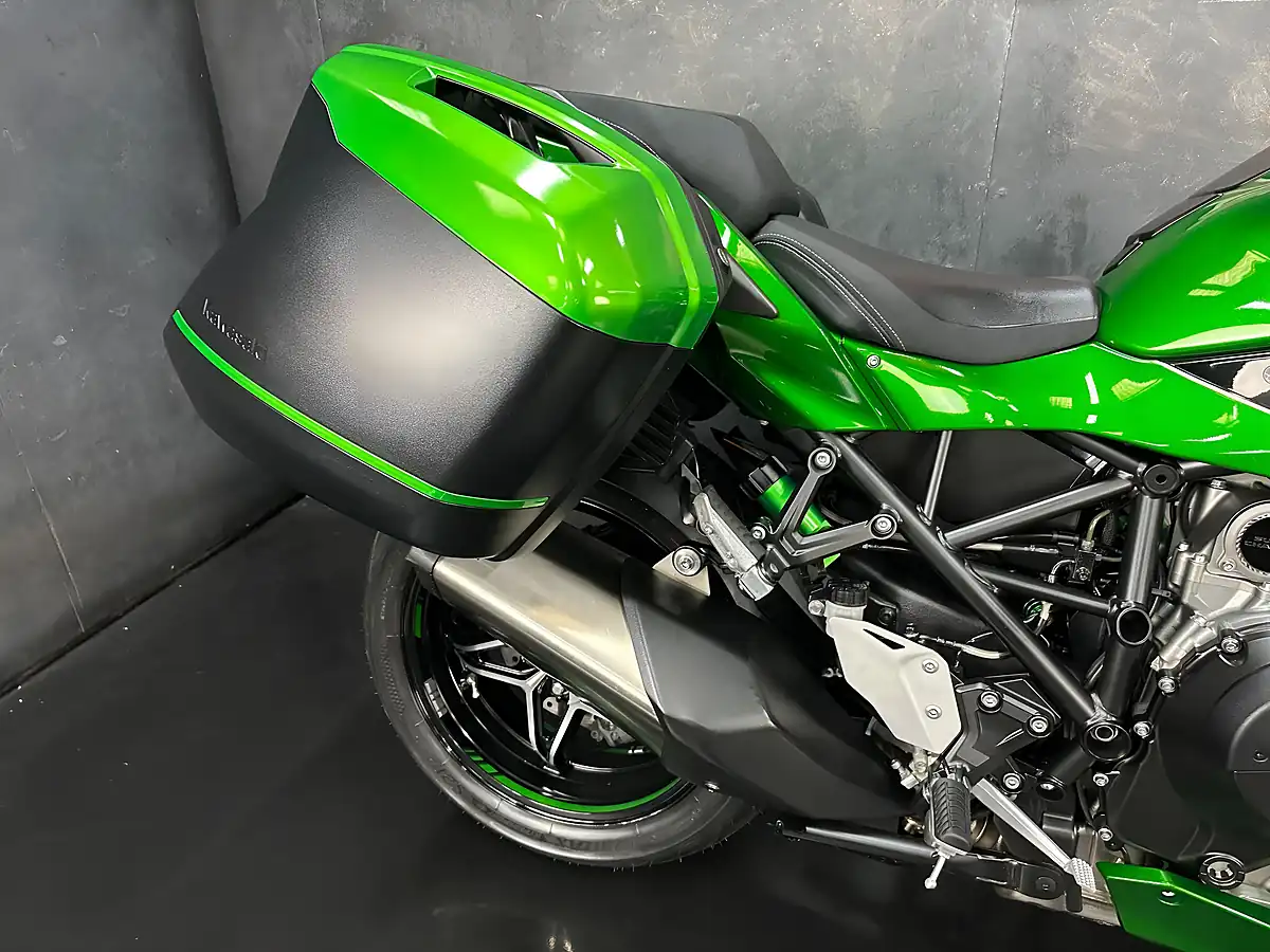 Used 2018 Kawasaki Ninja H2 Sx Se Green - Interior and Exterior details 6