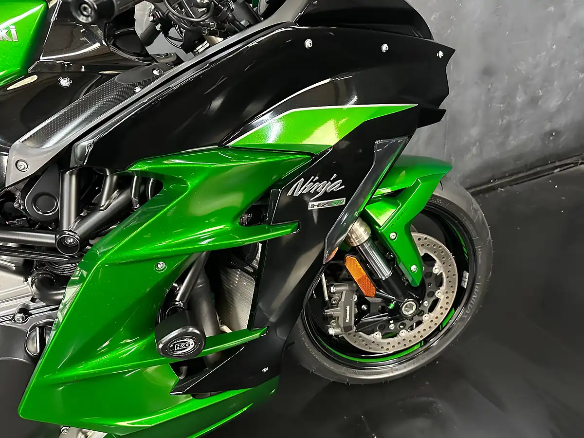 Used 2018 Kawasaki Ninja H2 Sx Se Green - Interior and Exterior details 9