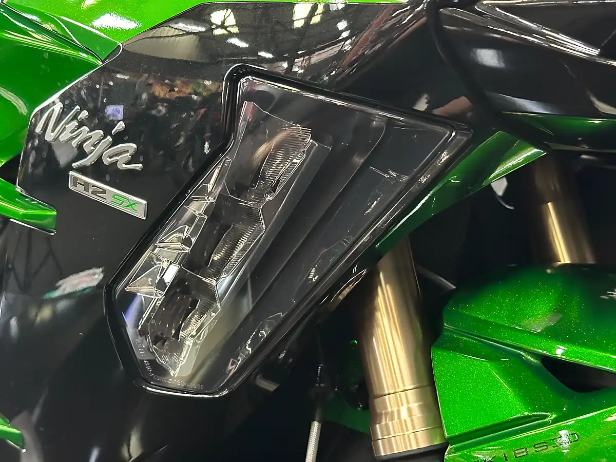 Used 2018 Kawasaki Ninja H2 Sx Se Green - Interior and Exterior details 11