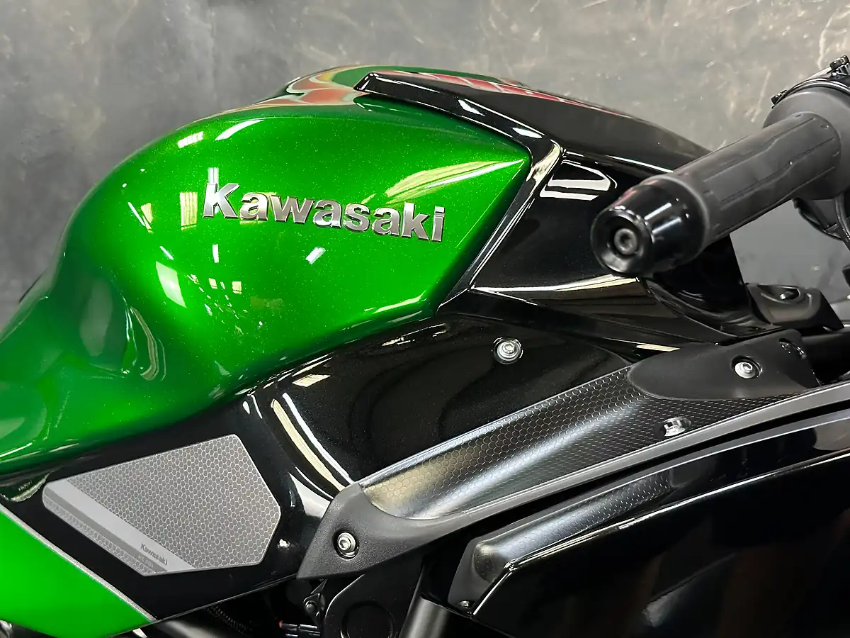 Used 2018 Kawasaki Ninja H2 Sx Se Green - Interior and Exterior details 12