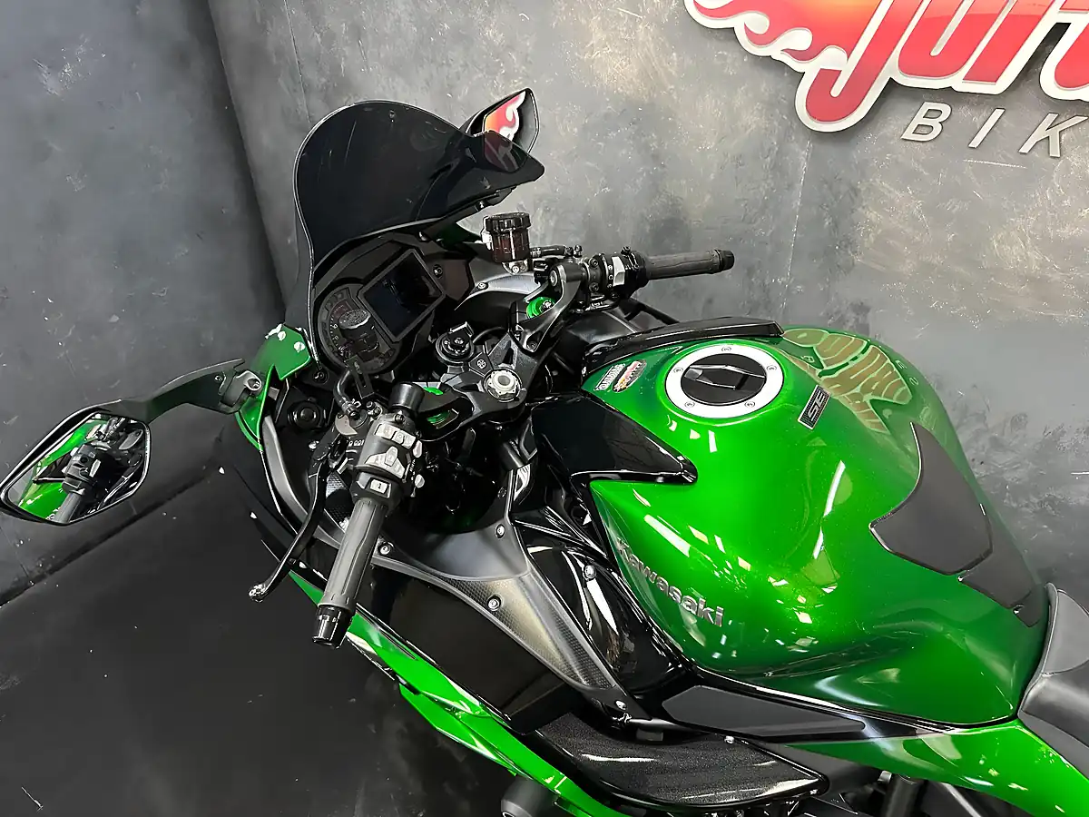 Used 2018 Kawasaki Ninja H2 Sx Se Green - Interior and Exterior details 19