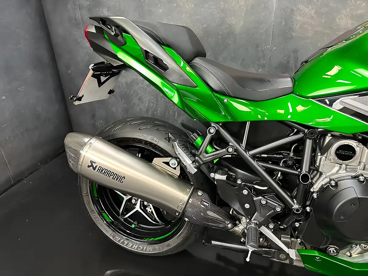 Used 2018 Kawasaki Ninja H2 Sx Se Green - Interior and Exterior details 5