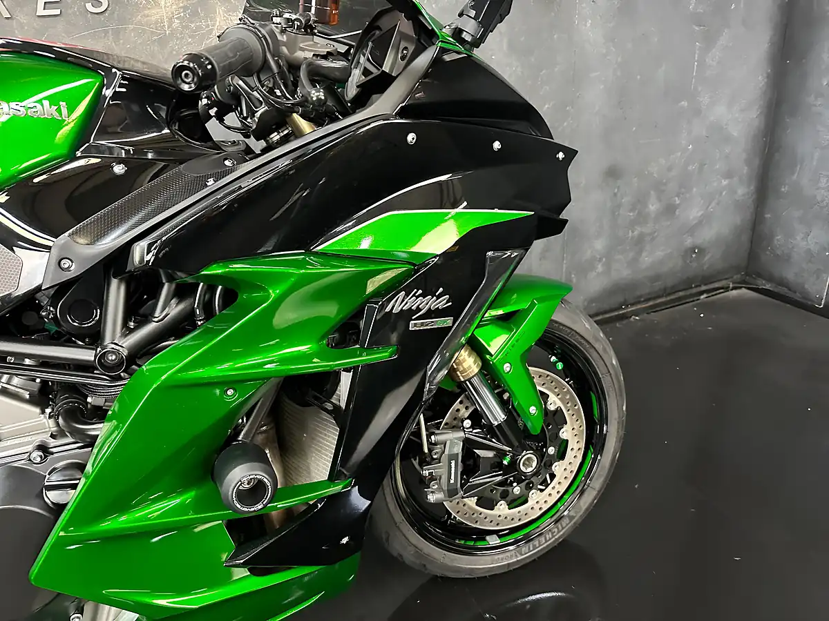 Used 2018 Kawasaki Ninja H2 Sx Se Green - Interior and Exterior details 8