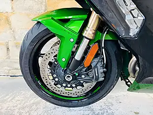 Used 2018 Kawasaki Ninja H2 Sx Se Green - Interior and Exterior details 15