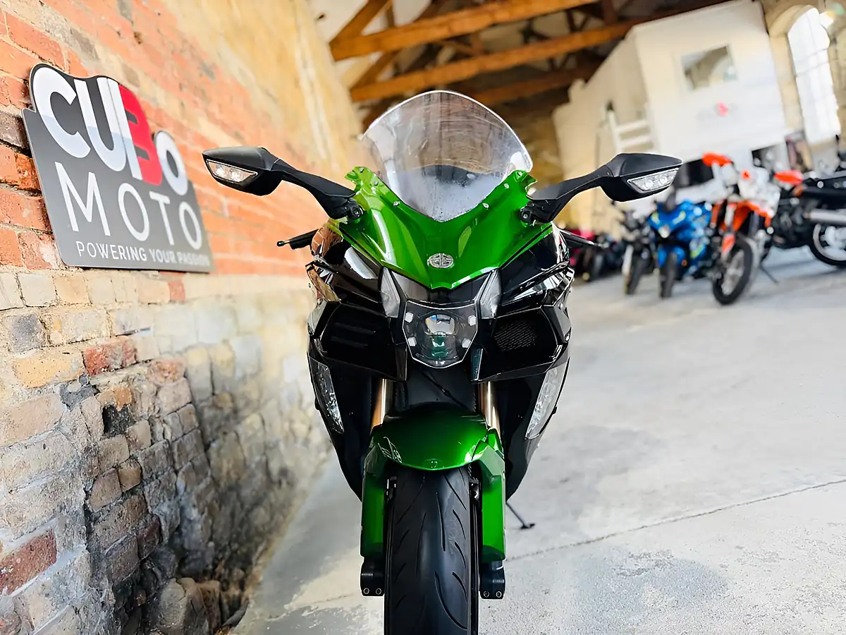 Used 2018 Kawasaki Ninja H2 Sx Se Green - Interior and Exterior details 20