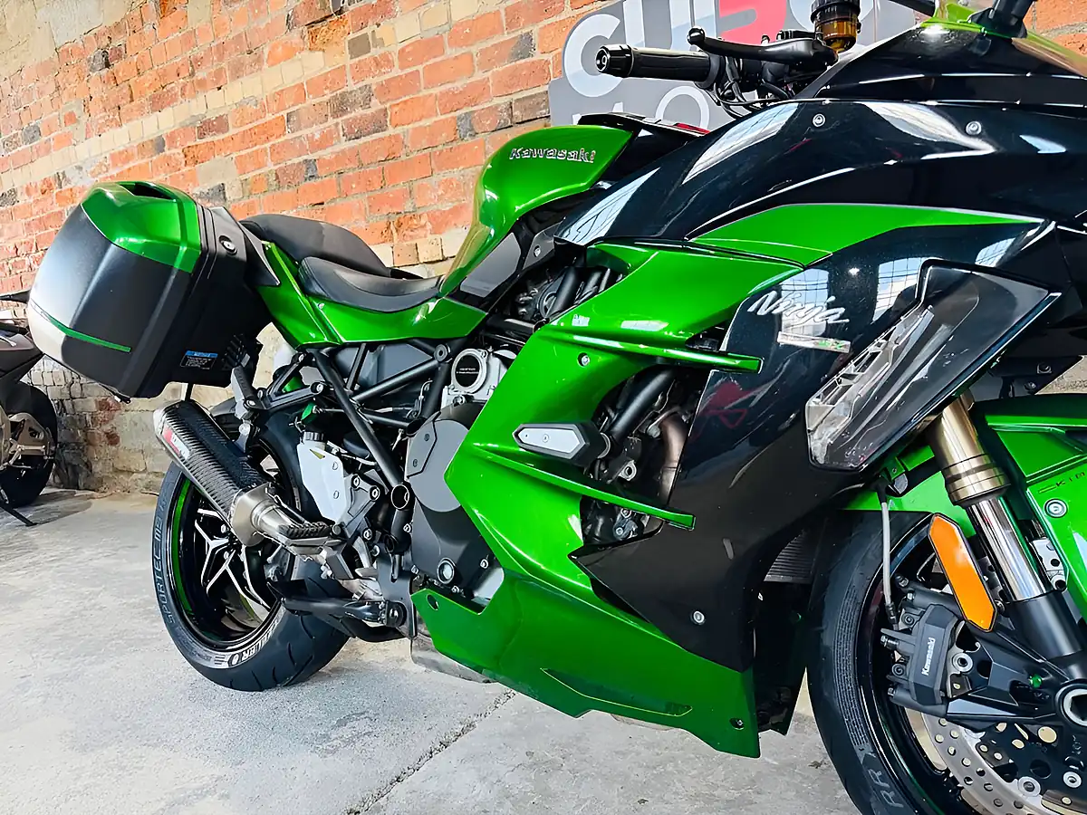 Used 2018 Kawasaki Ninja H2 Sx Se Green - Interior and Exterior details 6