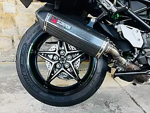Used 2018 Kawasaki Ninja H2 Sx Se Green - Interior and Exterior details 8