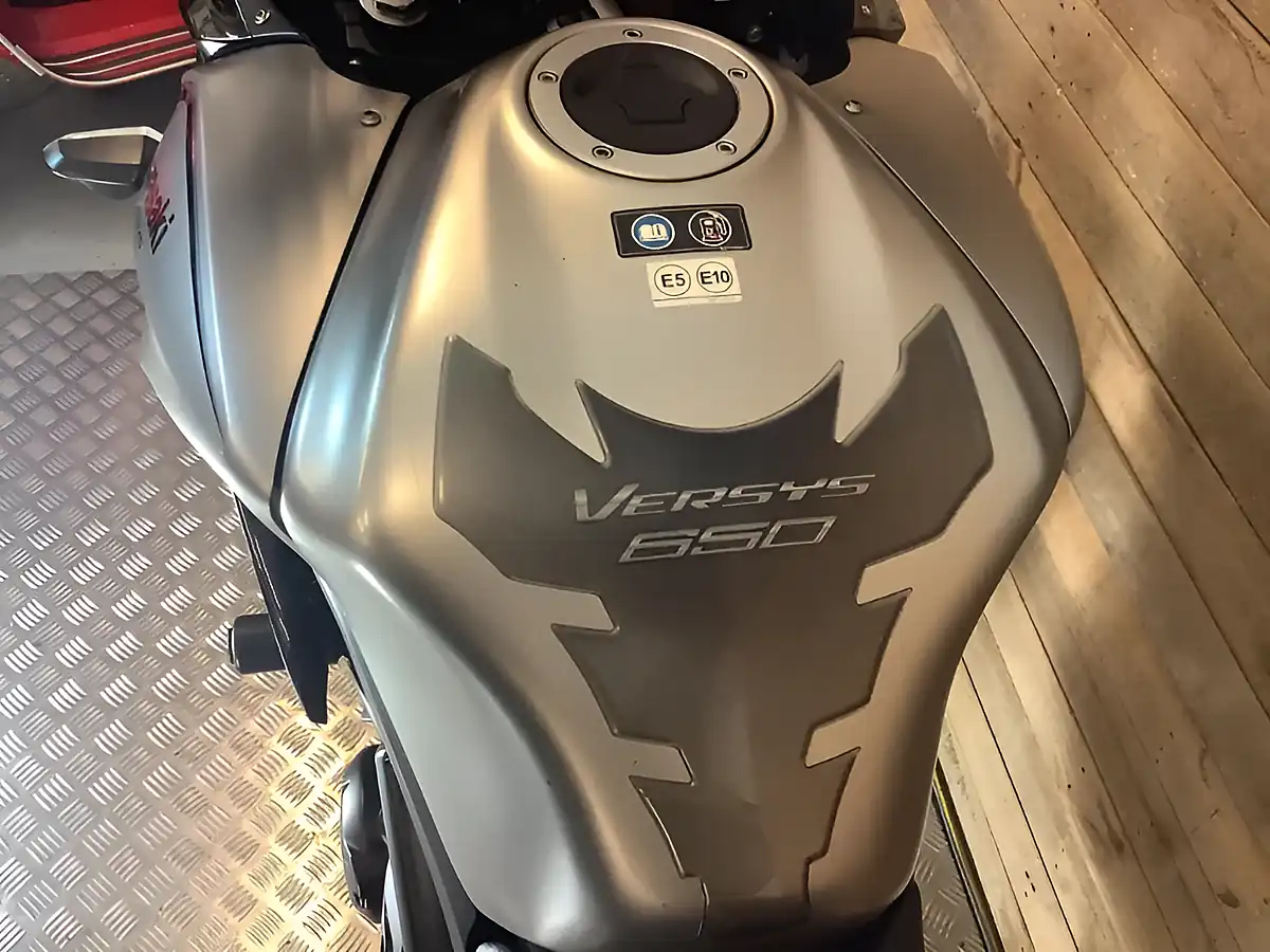 Used 2018 Kawasaki Versys 650 Silver - Interior and Exterior details 14