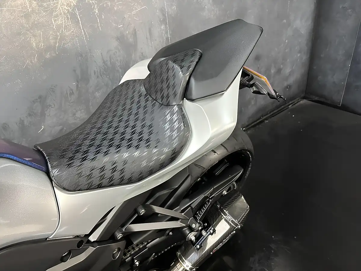 Used 2018 Kawasaki Z1000 Supernaked Orange - Interior and Exterior details 19