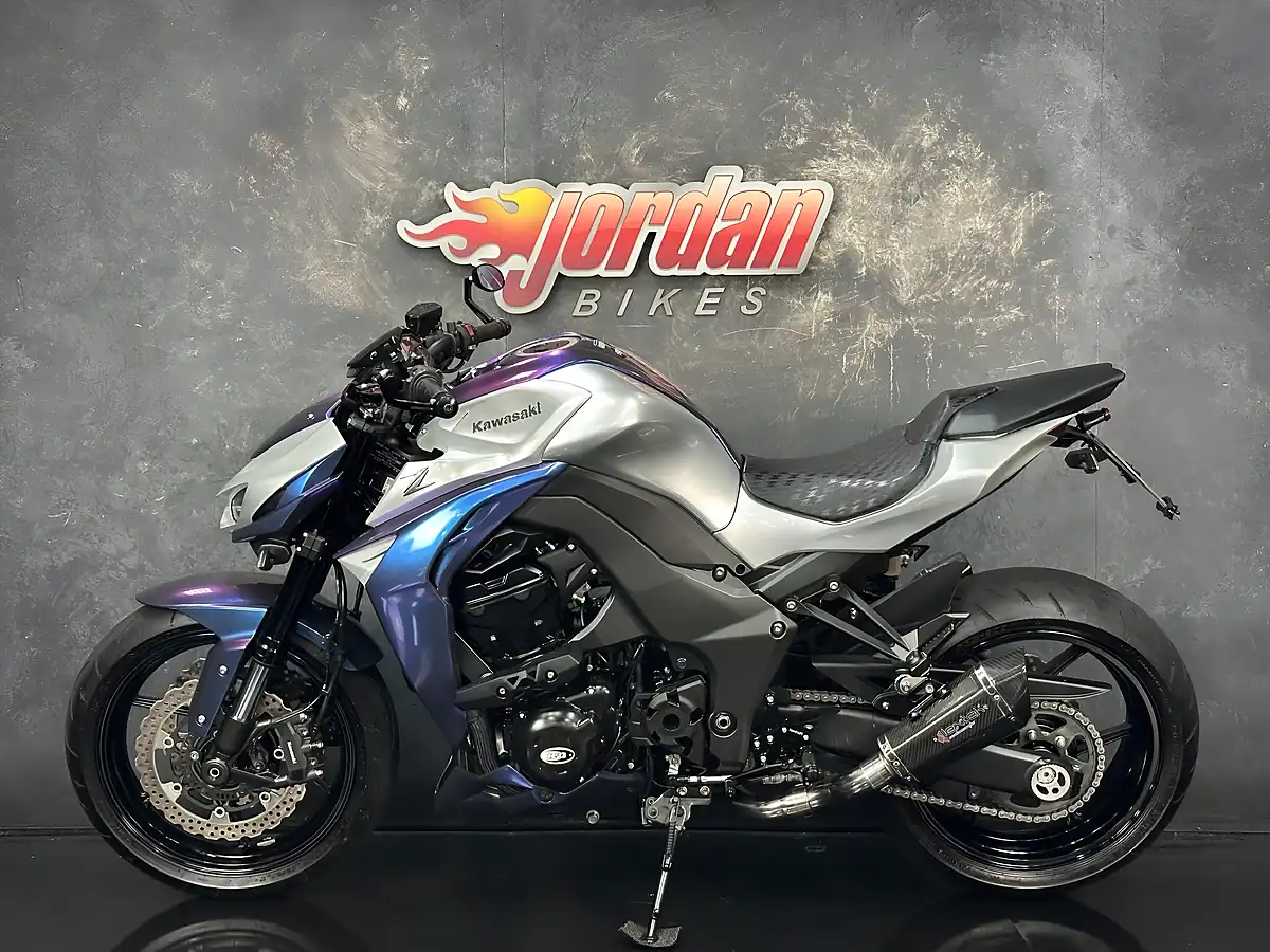 Used 2018 Kawasaki Z1000 Supernaked Orange - Interior and Exterior details 2
