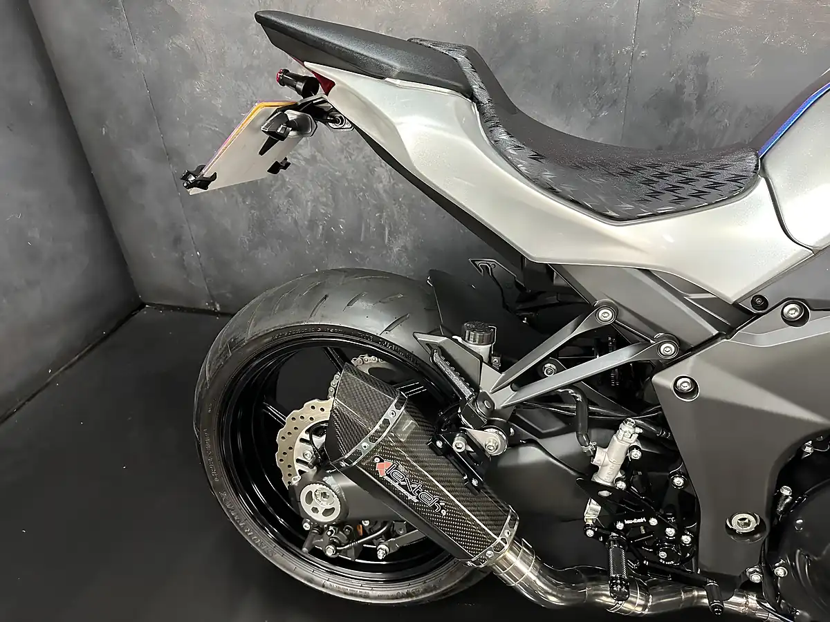 Used 2018 Kawasaki Z1000 Supernaked Orange - Interior and Exterior details 7