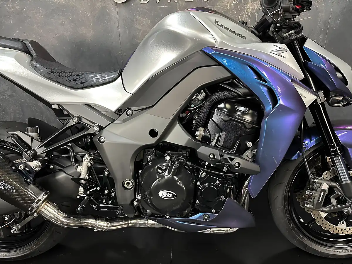 Used 2018 Kawasaki Z1000 Supernaked Orange - Interior and Exterior details 8