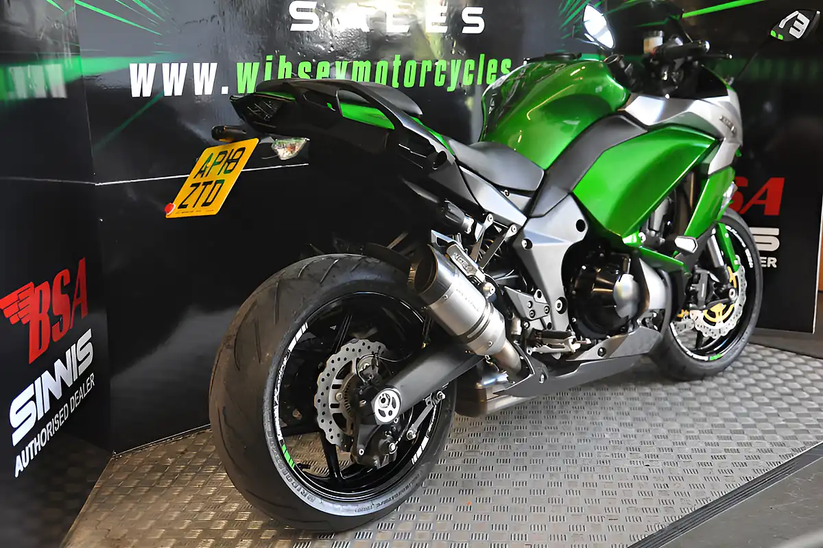 Used 2018 Kawasaki Z1000 Sx Green - Interior and Exterior details 10