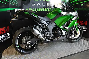 Used 2018 Kawasaki Z1000 Sx Green - Interior and Exterior details 11