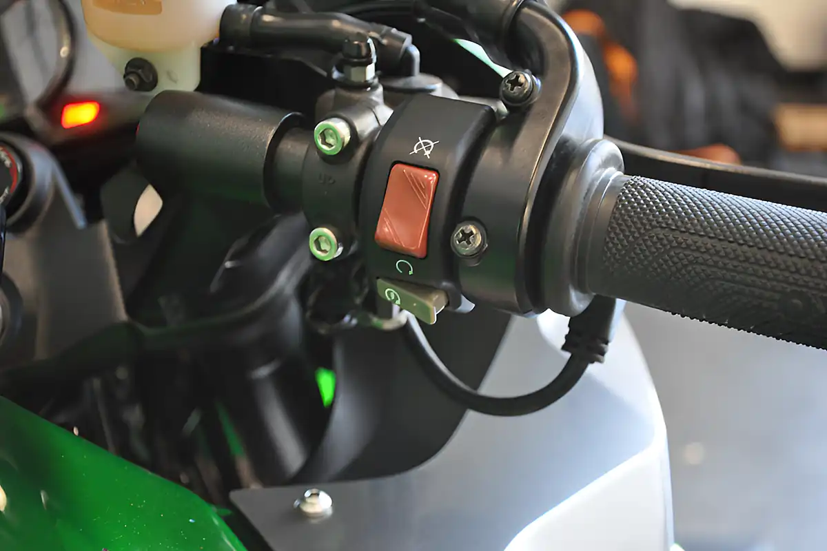 Used 2018 Kawasaki Z1000 Sx Green - Interior and Exterior details 18