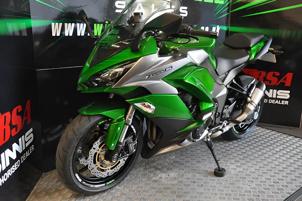 Used 2018 Kawasaki Z1000 Sx Green - Interior and Exterior details 2