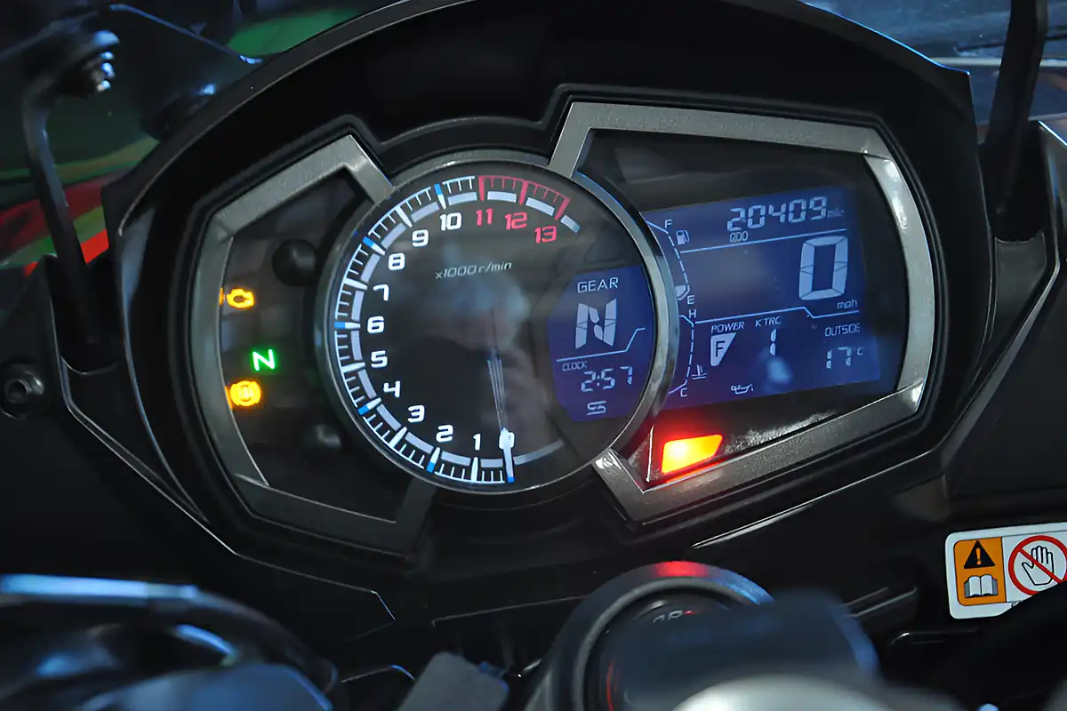 Used 2018 Kawasaki Z1000 Sx Green - Interior and Exterior details 20