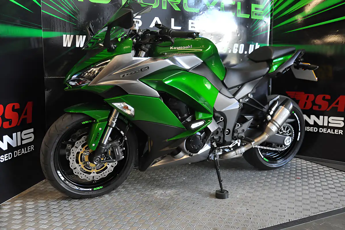Used 2018 Kawasaki Z1000 Sx Green - Interior and Exterior details 3