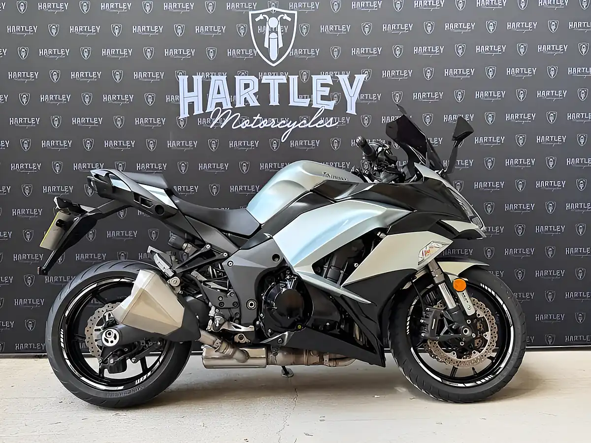Used 2018 Kawasaki Z1000 Sx Silver - Front View