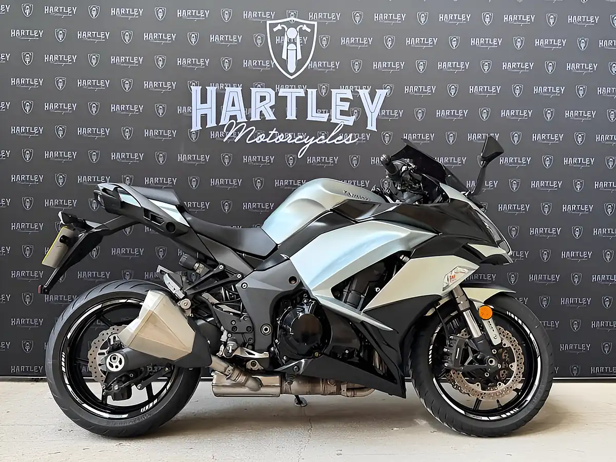 Used 2018 Kawasaki Z1000 Sx Silver - Interior and Exterior details 5
