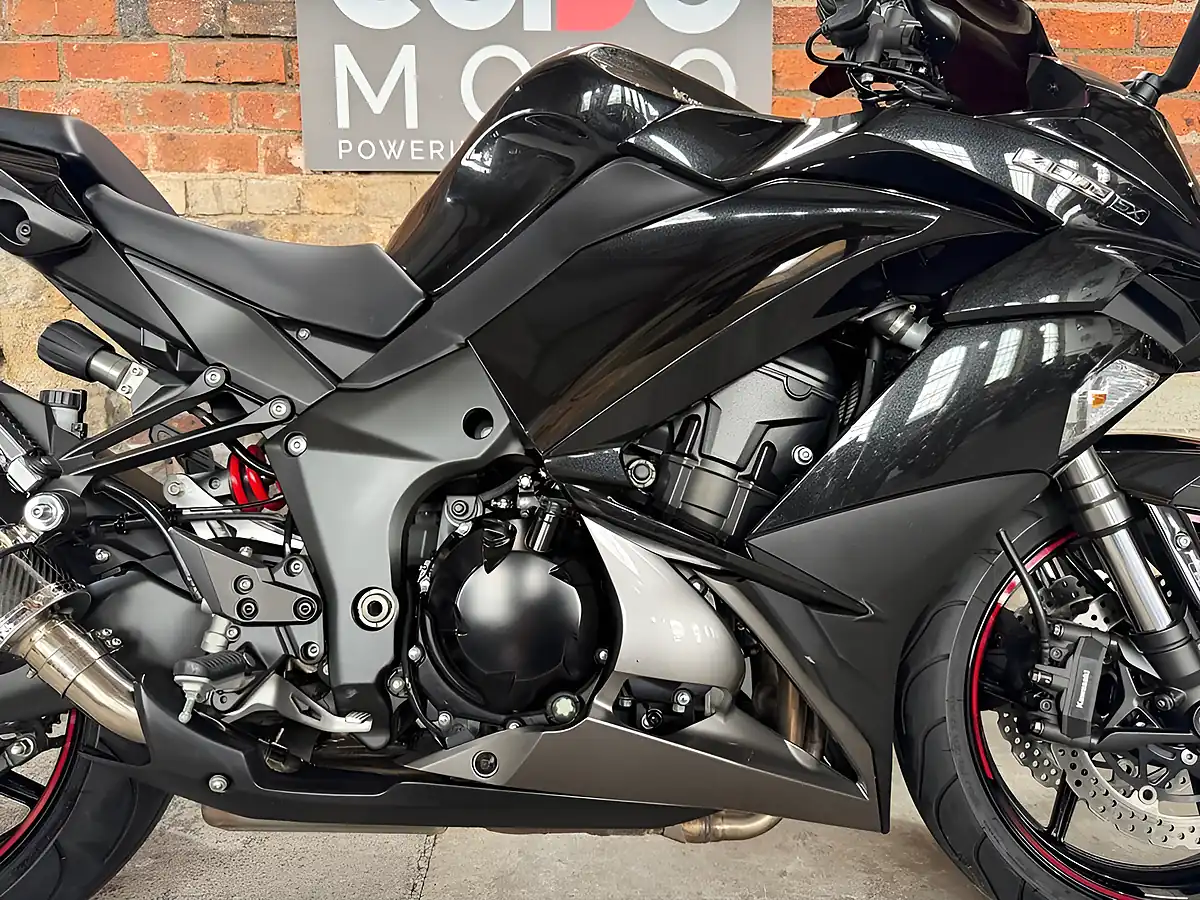 Used 2018 Kawasaki Z1000 Sx Wjf Black - Interior and Exterior details 7