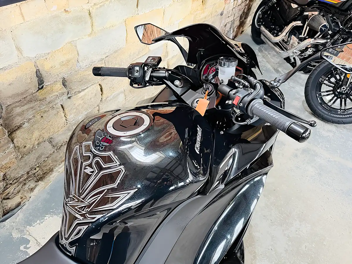 Used 2018 Kawasaki Z1000 Sx Wjf Black - Interior and Exterior details 8