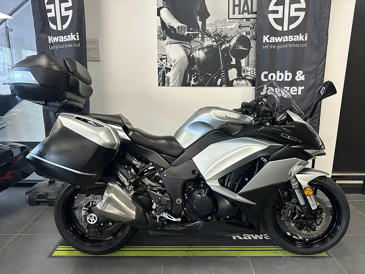Used 2018 Kawasaki Z1000SX Sports Tourer Silver Metallic - Front View