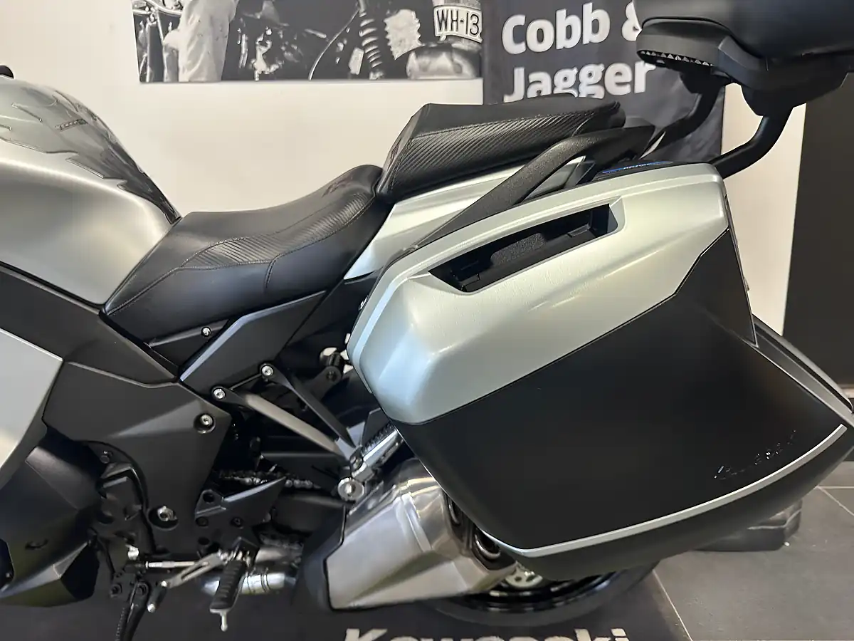 Used 2018 Kawasaki Z1000SX Sports Tourer Silver Metallic - Interior and Exterior details 16