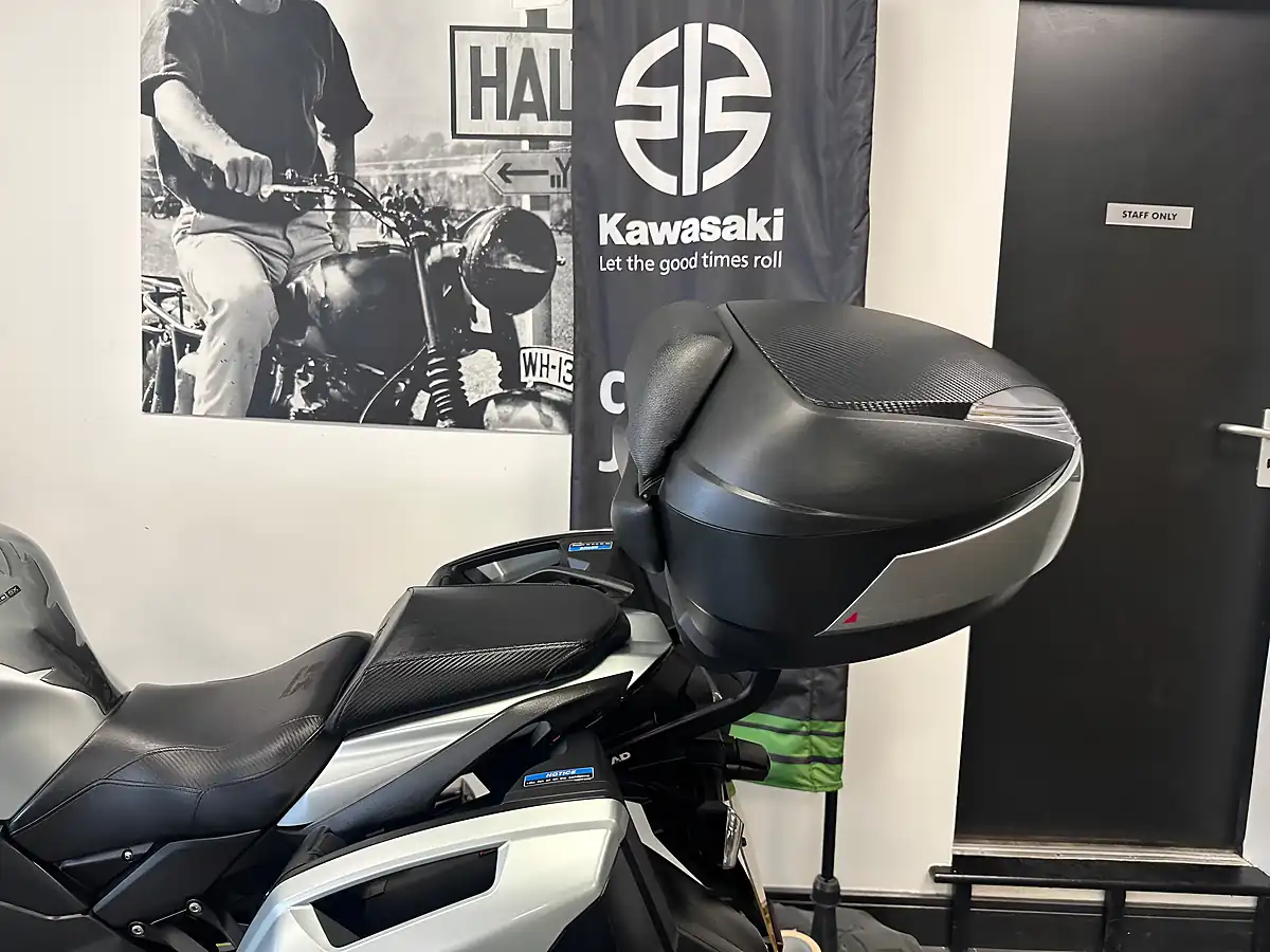 Used 2018 Kawasaki Z1000SX Sports Tourer Silver Metallic - Interior and Exterior details 17