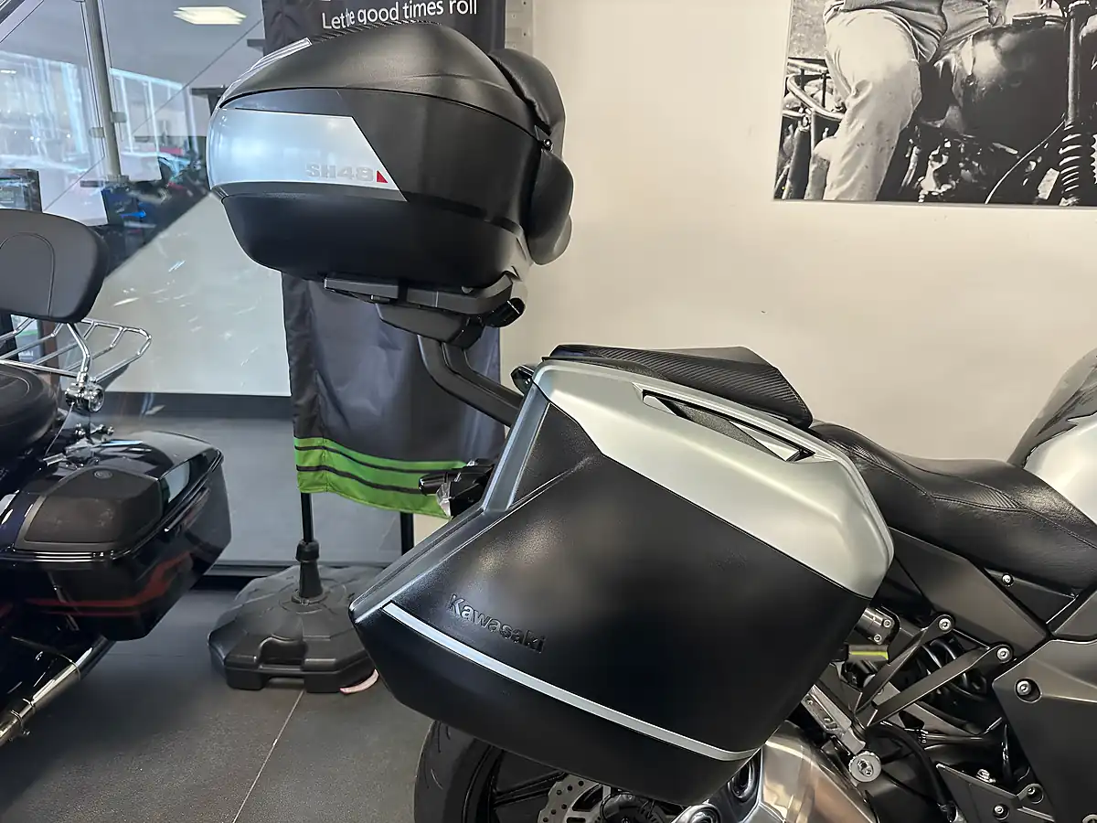 Used 2018 Kawasaki Z1000SX Sports Tourer Silver Metallic - Interior and Exterior details 3