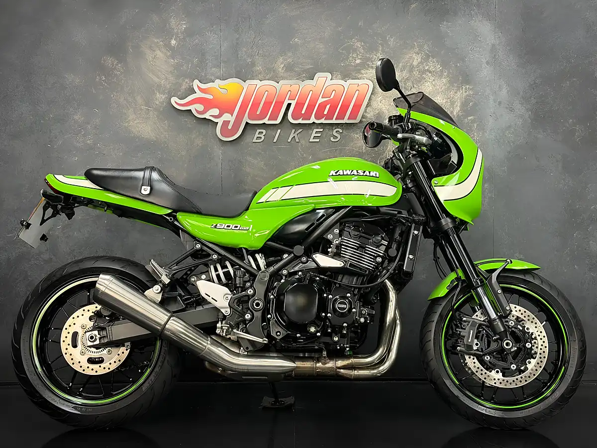 Used 2018 Kawasaki Z900 RS Cafe Green - Front View