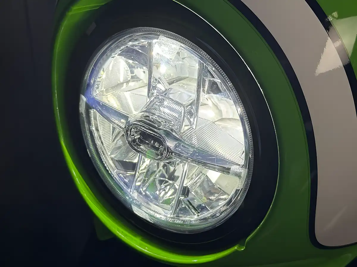 Used 2018 Kawasaki Z900 RS Cafe Green - Interior and Exterior details 10