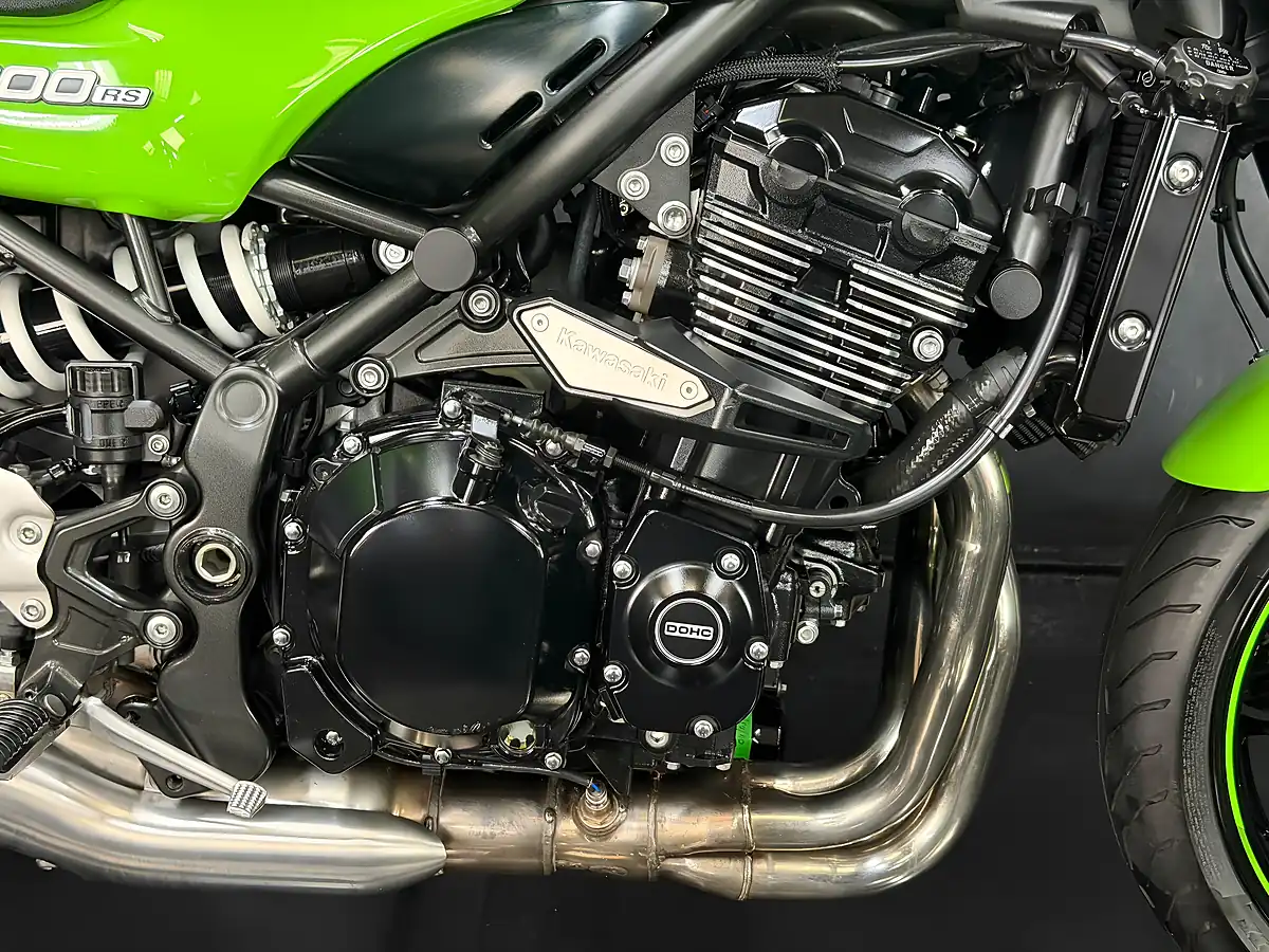 Used 2018 Kawasaki Z900 RS Cafe Green - Interior and Exterior details 11