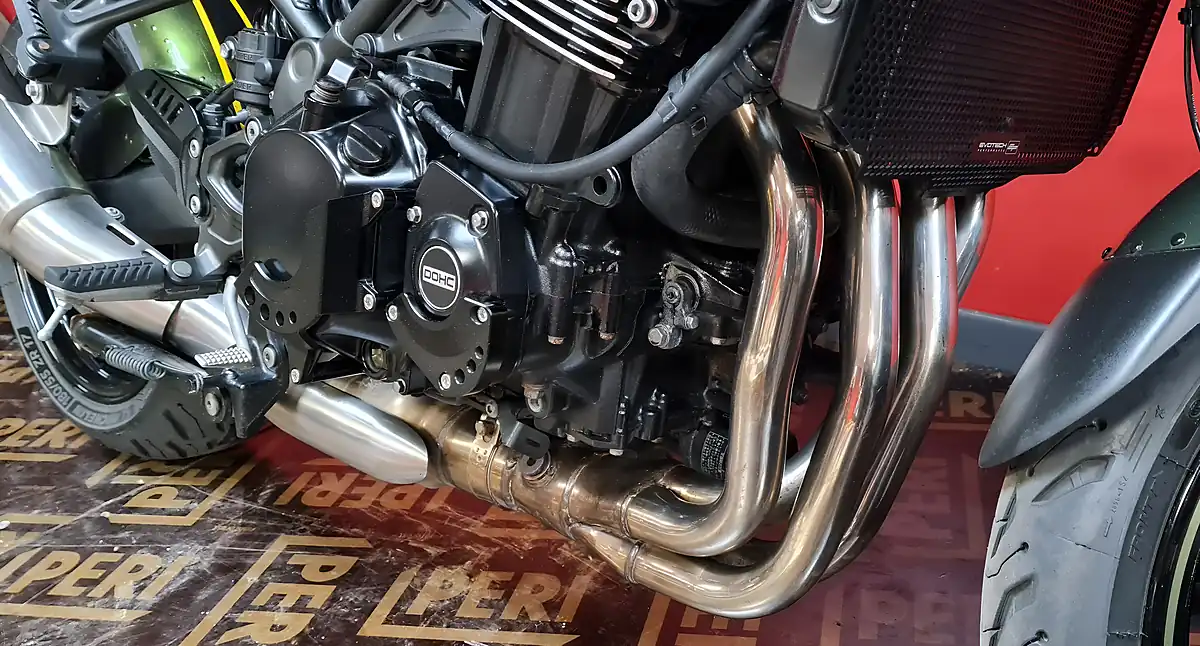 Used 2018 Kawasaki Z900 RS Green - Interior and Exterior details 9