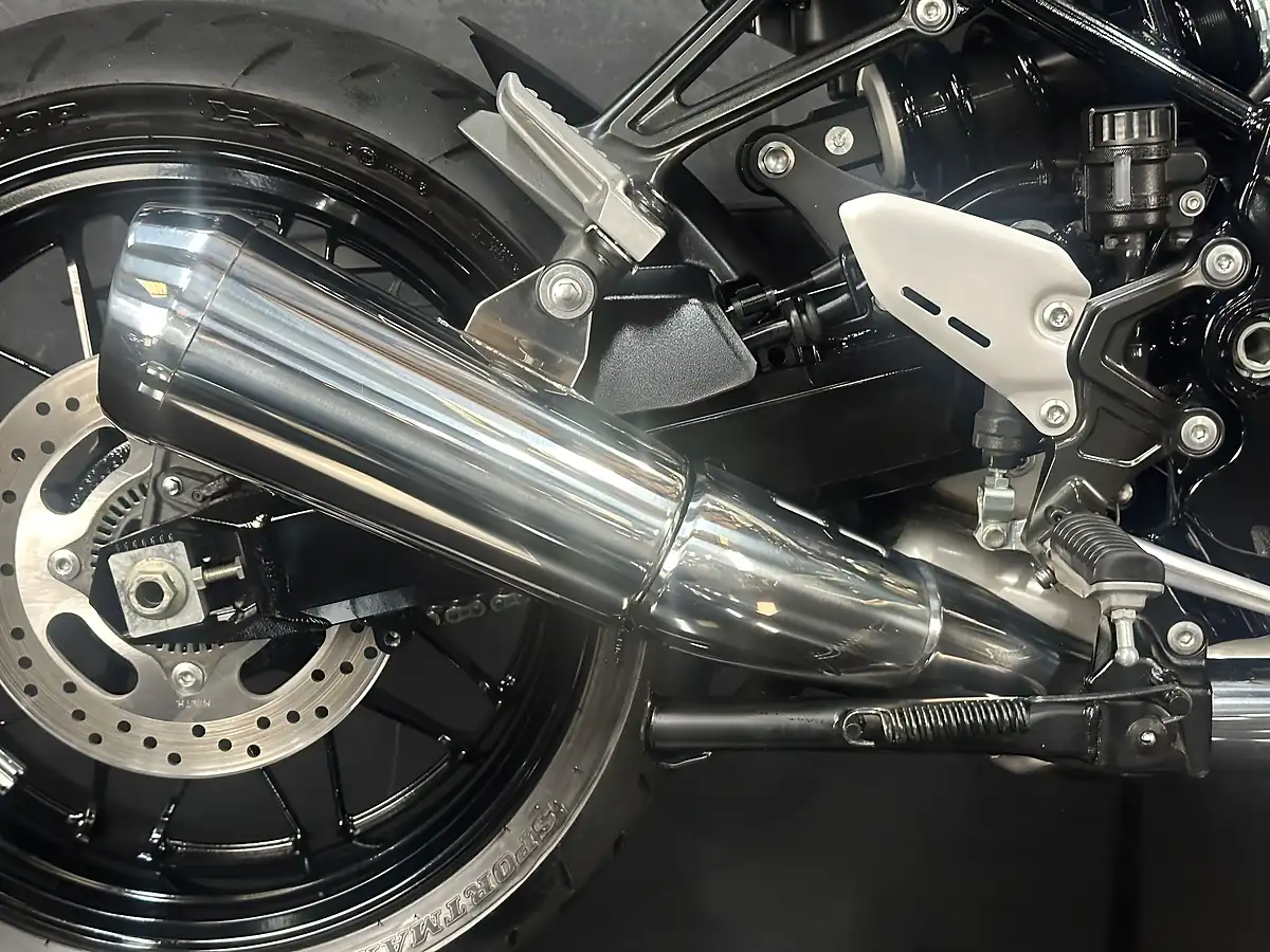 Used 2018 Kawasaki Z900 RS Modern Classic Black - Interior and Exterior details 14