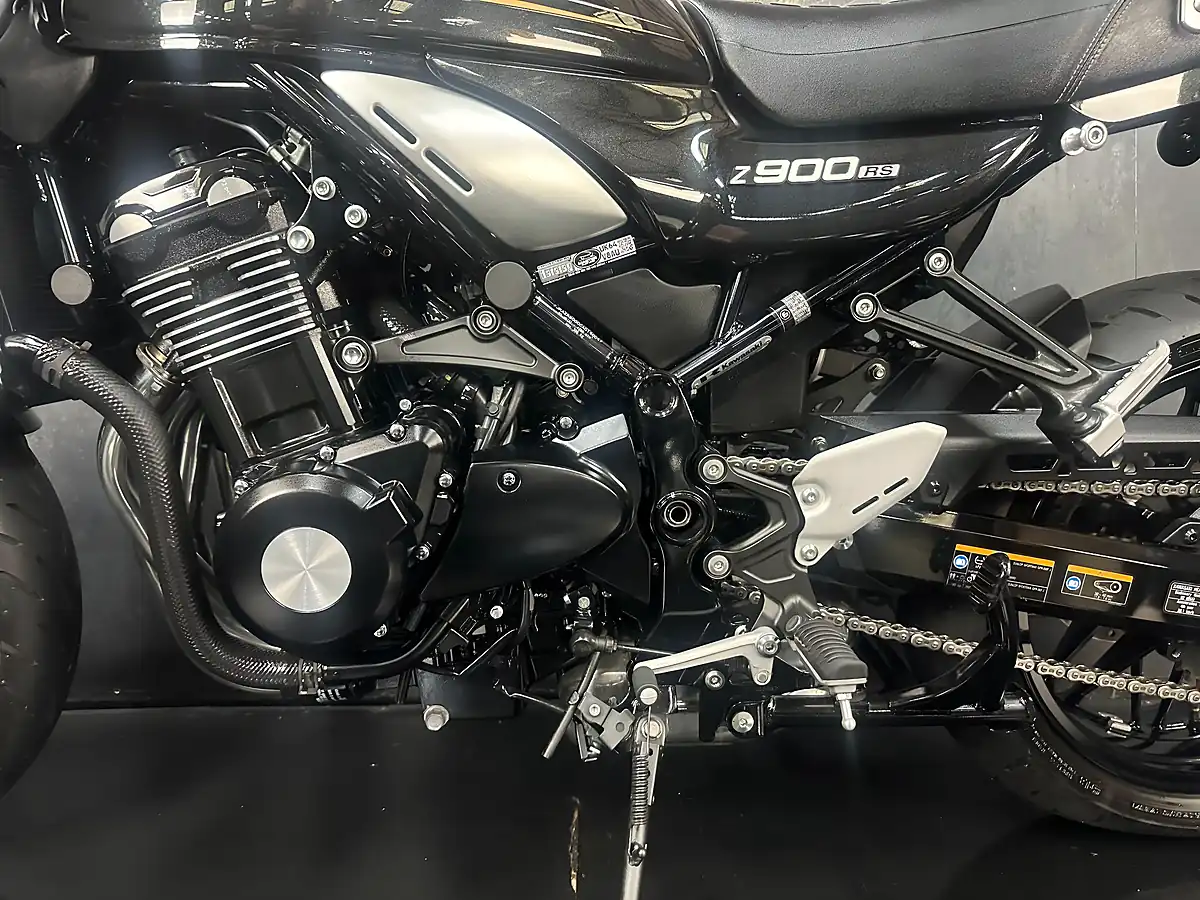 Used 2018 Kawasaki Z900 RS Modern Classic Black - Interior and Exterior details 18