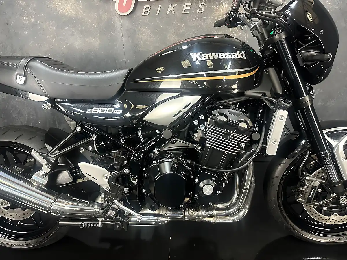 Used 2018 Kawasaki Z900 RS Modern Classic Black - Interior and Exterior details 8
