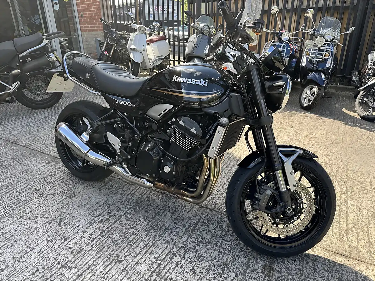 Used 2018 Kawasaki Z900 RS Modern Classic Black - Front View