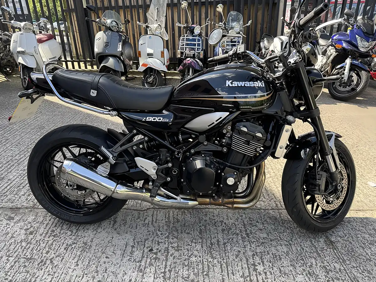 Used 2018 Kawasaki Z900 RS Modern Classic Black - Interior and Exterior details 2
